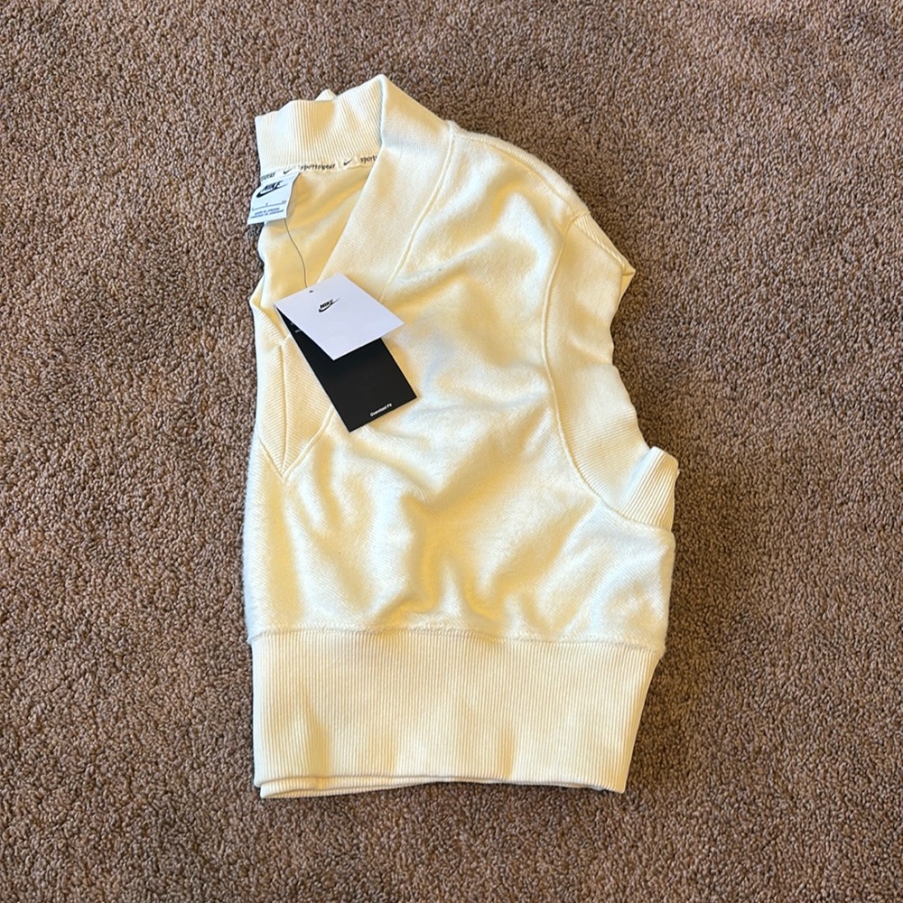 Women’s Nike sportswear cream vest